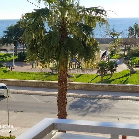 Apartamento playa con vistas al mar Torre Del Mar Exterior foto